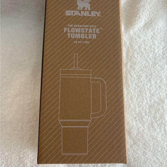 Customized Snoopy Stanley Quencher H2.0 FlowState 40 oz - Black & Gold - Picture 9 of 9